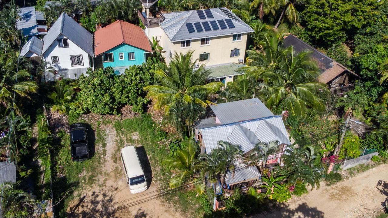 Roatan Backpackers' Hostel Sandy Bay Kültér fotó